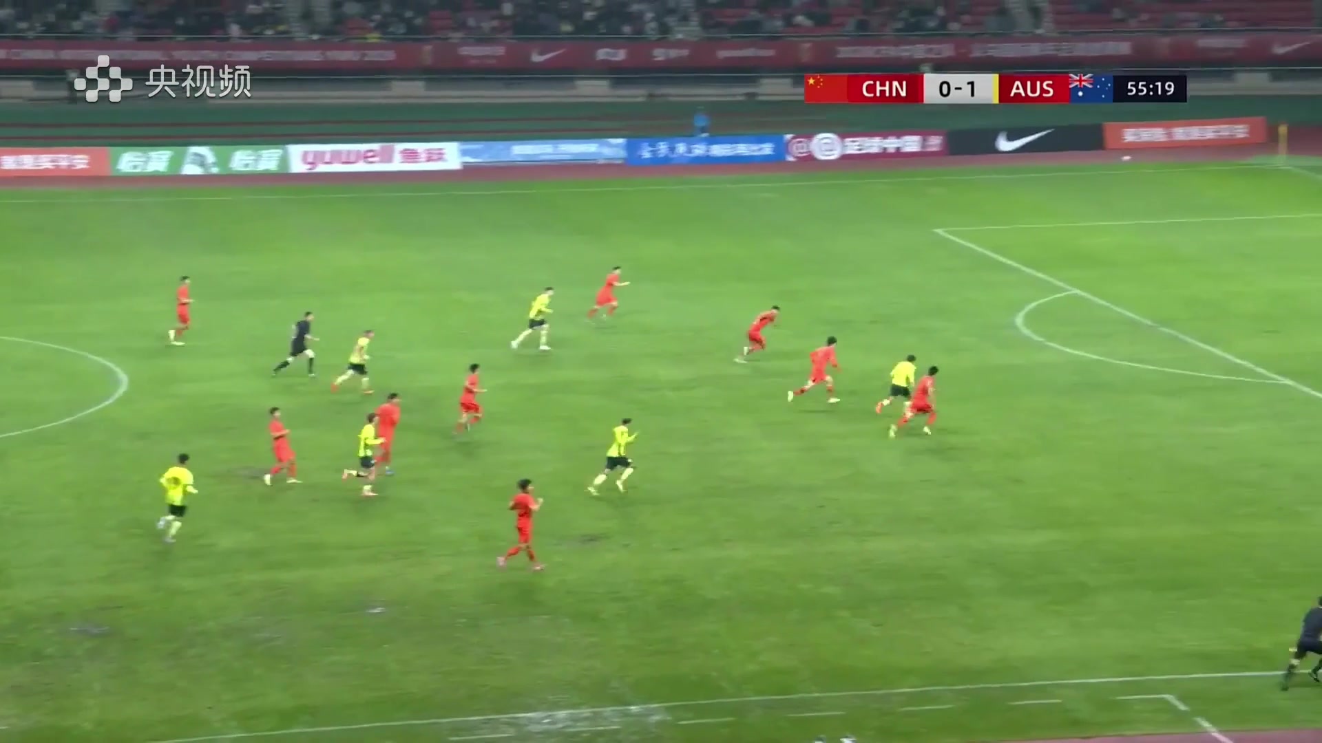 直塞打穿防線！對(duì)手單刀破門，U19國(guó)足0-2落后