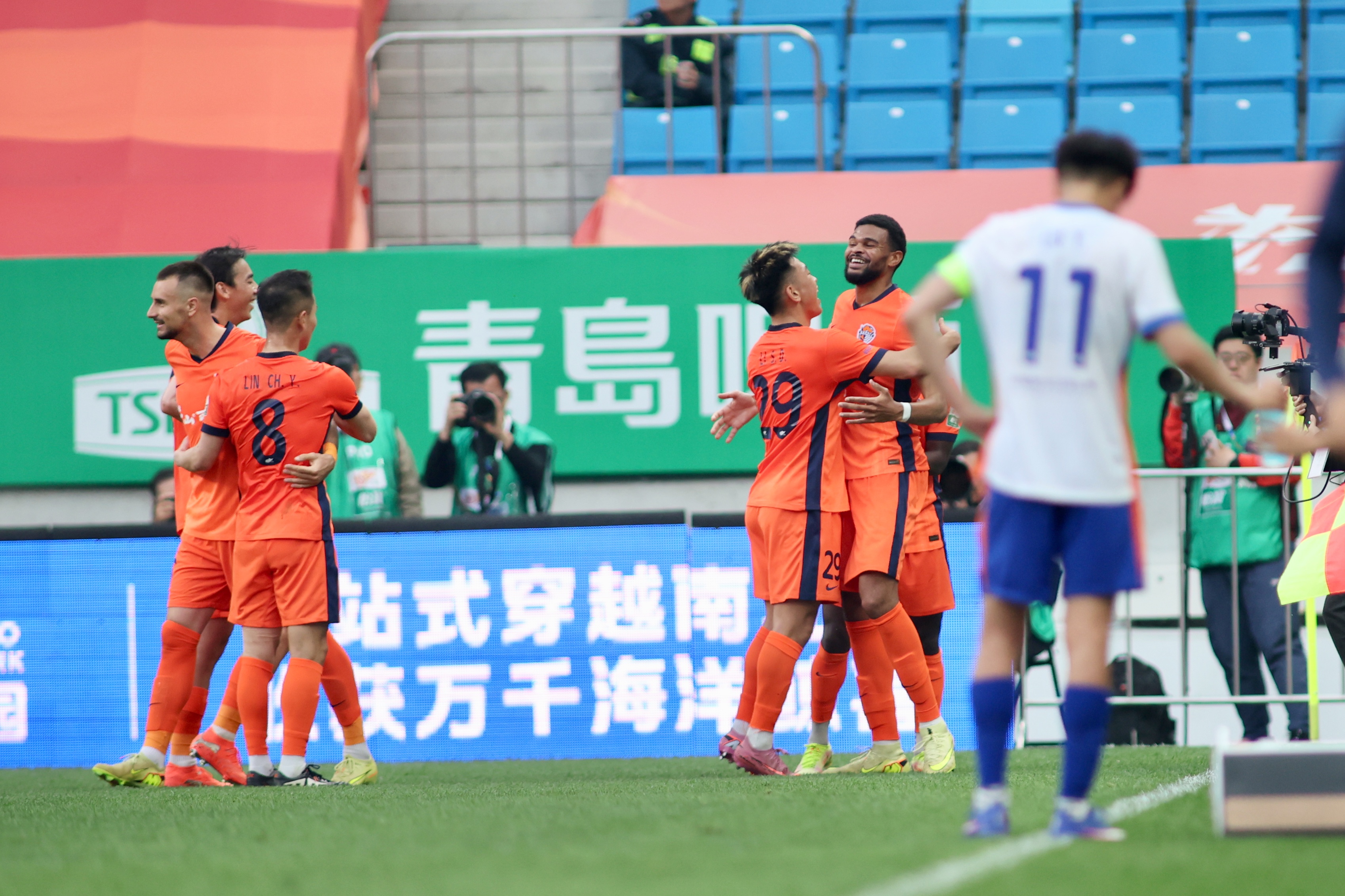 海牛單場4球超前7輪總和 4-1送泰山本賽季最慘失利 海牛單場4球超前7輪總和 4-1送泰山本賽季最慘失利