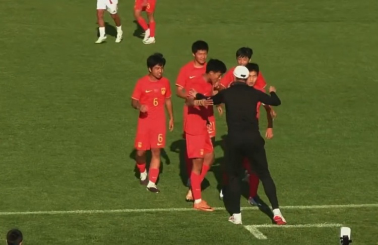 U15國(guó)足2-0意大利：周海濱9分鐘閃擊變陣，沙明造烏龍+單刀