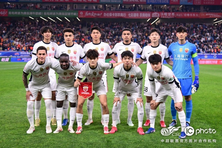 青島海牛3-1上海海港：吾米提江染紅致十人作戰(zhàn)，劉祝潤中柱難挽敗局