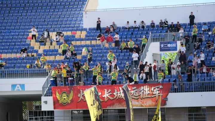楊運(yùn)第70分鐘頭槌定音 榆林礦工1-0力克北京勇士 楊運(yùn)第70分鐘頭槌定音 榆林礦工1-0力克北京勇士