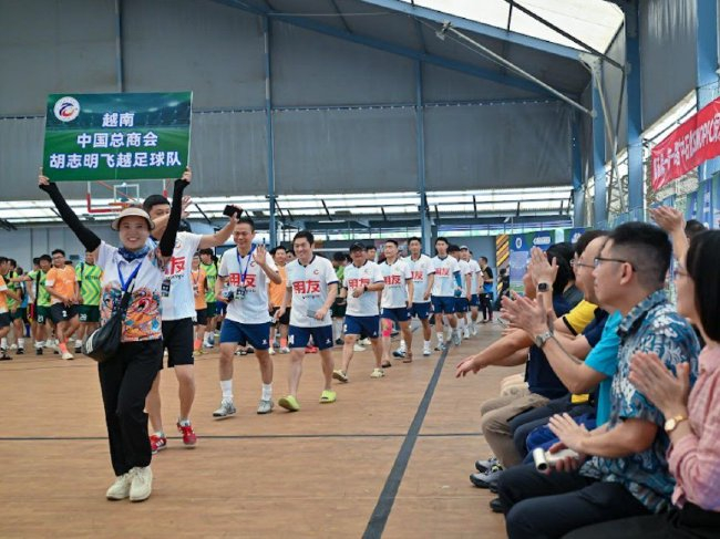 第五屆一帶一路華人華商足球邀請(qǐng)賽雅加達(dá)落幕 柬埔寨金邊龍之隊(duì)奪冠