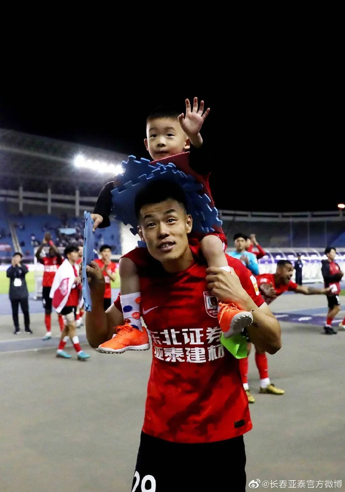 13輪追平歷史最差開局，譚龍：站得住，亞泰旗就不會倒