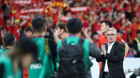 武磊兩針?lè)忾]拖累膝蓋 國(guó)足進(jìn)攻斷崖式下滑