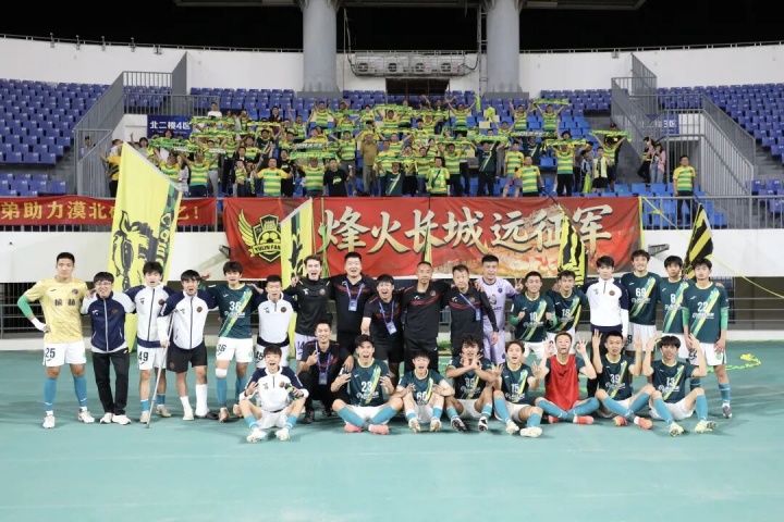 替補奇兵郭金鋮梅開二度，榆林礦工4-0完勝渭南青年提前出線