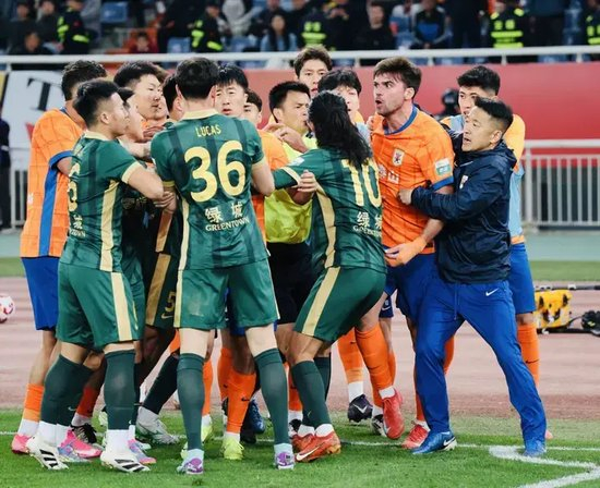 泰山5將身背三黃無人停賽 打海港陣容齊整 泰山5將身背三黃無人停賽 打海港陣容齊整