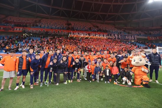 十輪不勝終結(jié)！青島海牛3-0完勝長(zhǎng)春亞泰擺脫墊底