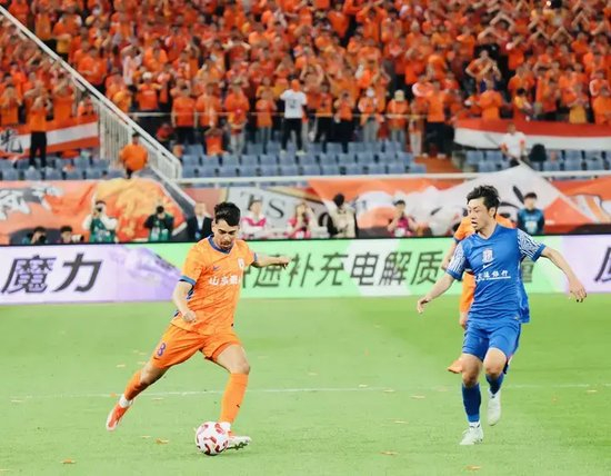 泰山0-1申花兩連敗落后7分 崔康熙變陣無(wú)效右路新人成短板 泰山0-1申花兩連敗落后7分 崔康熙變陣無(wú)效右路新人成短板