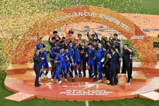 9人作戰(zhàn)2-0勝沙特，烏茲別克U17亞洲杯奪冠，三年三線突破青訓(xùn)成果