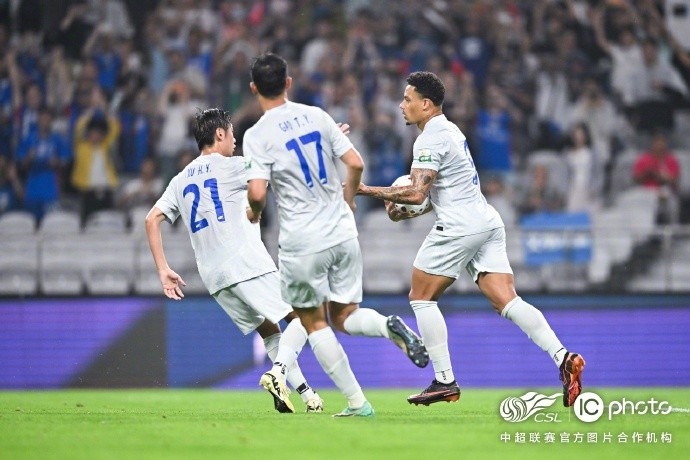 阿代米閃擊 卡爾采夫點(diǎn)射 深圳客場(chǎng)2-1終結(jié)申花不敗