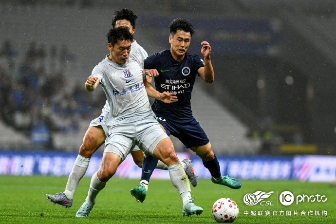 阿代米閃擊 卡爾采夫點(diǎn)射 深圳客場(chǎng)2-1終結(jié)申花不敗